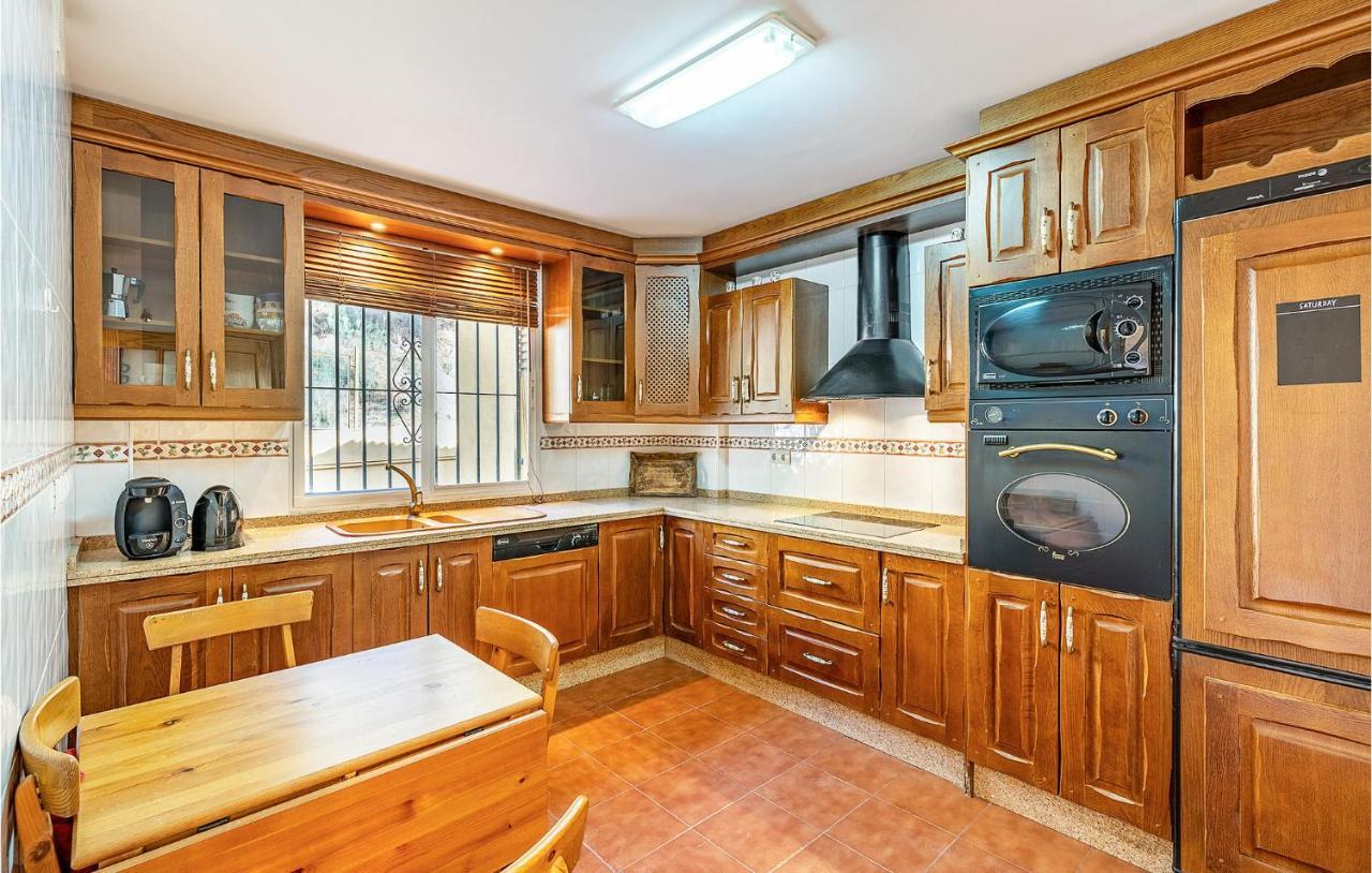 3 Bedroom Stunning Home In Cenes De La Vega Esterno foto